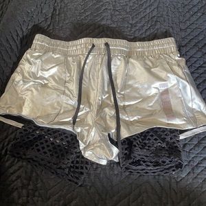 MEDIUM FOREVER 21 SHORTS